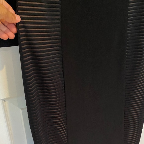 Nine West Mesh Black and Tan Striped Long Sleeve knee length Dress 3/4 length - Picture 4 of 10